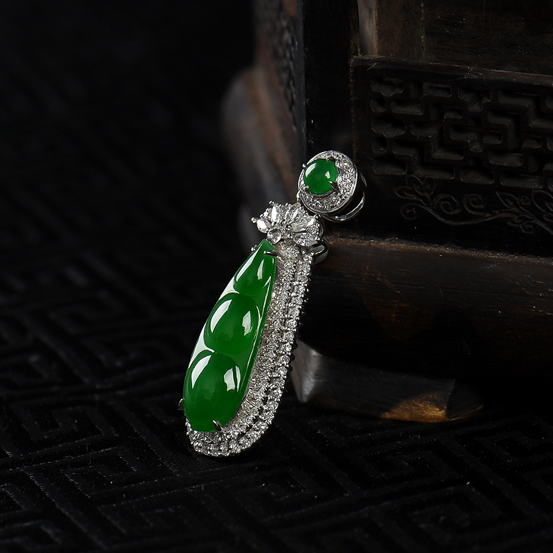 缅甸糯冰种翠绿翡翠连中三元吊坠-红掌柜