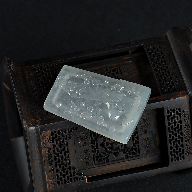 缅甸天然糯冰种翡翠吊坠-红掌柜