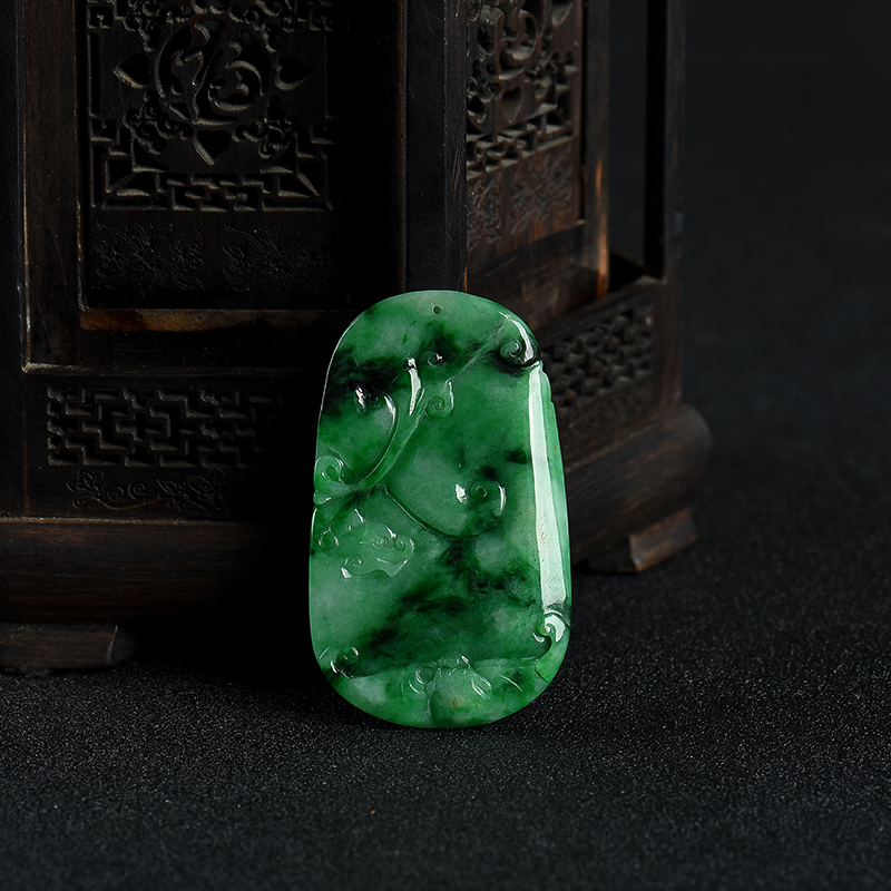 天然豆种翡翠锦上添花吊坠-红掌柜