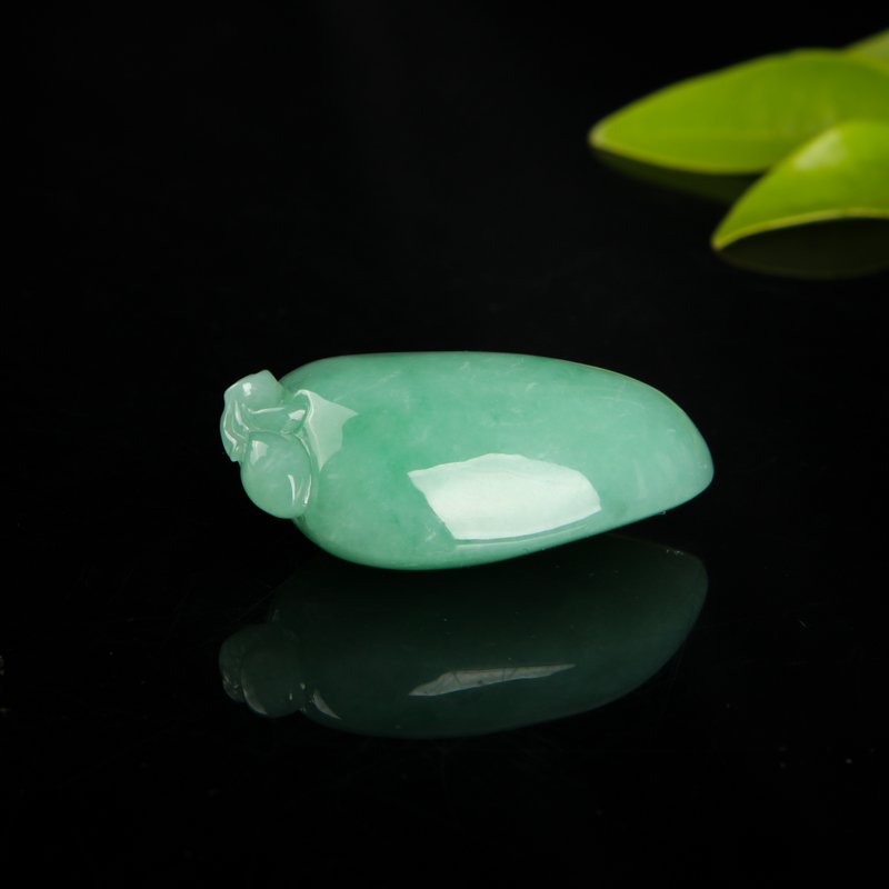 天然糯种豆绿翡翠寿桃吊坠-红掌柜