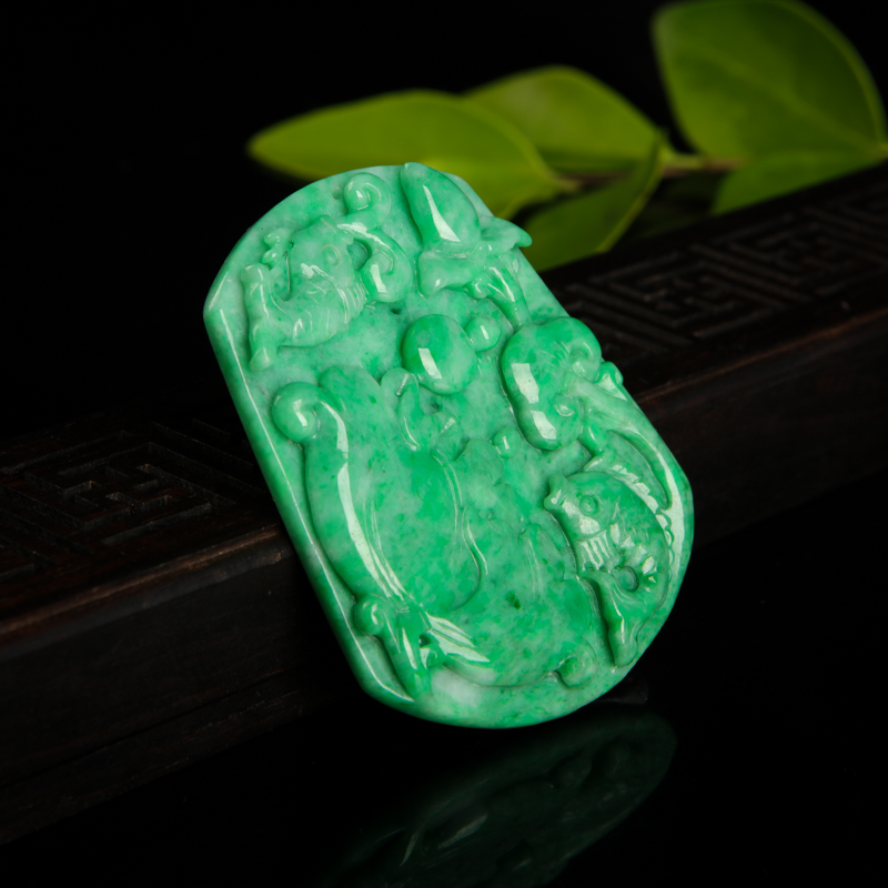 豆绿翡翠和和美美吊坠-红掌柜