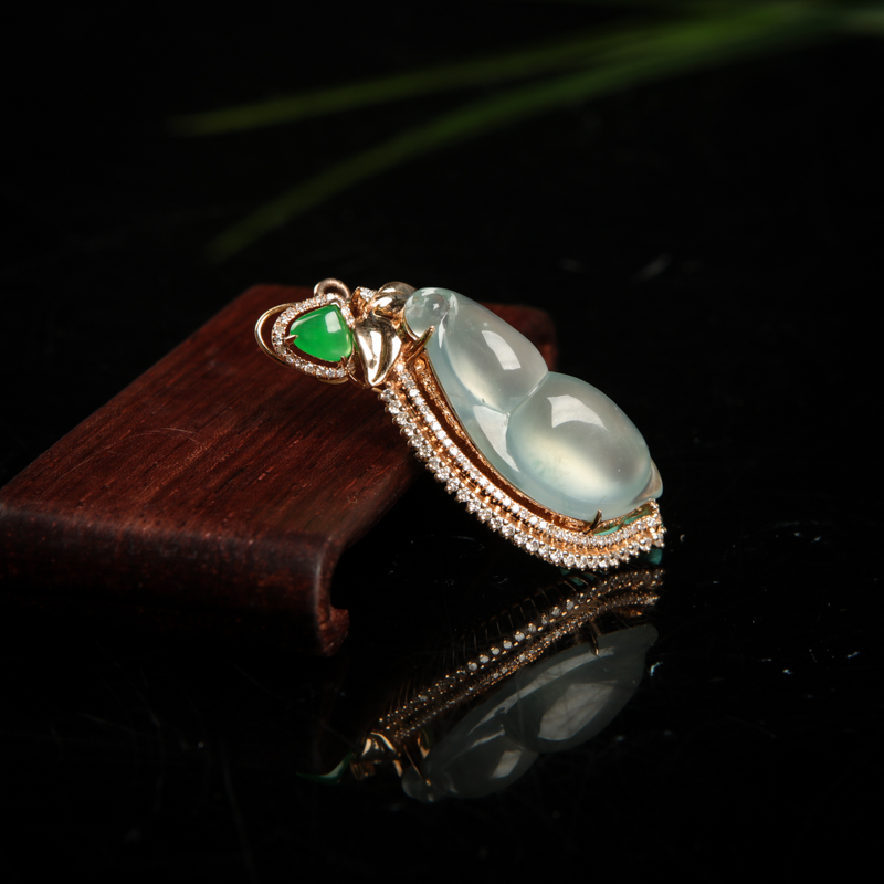 冰种飘花翡翠葫芦吊坠-红掌柜