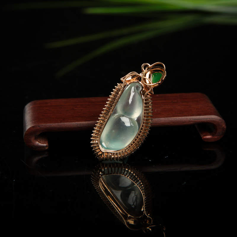 天然飘花翡翠葫芦吊坠-红掌柜