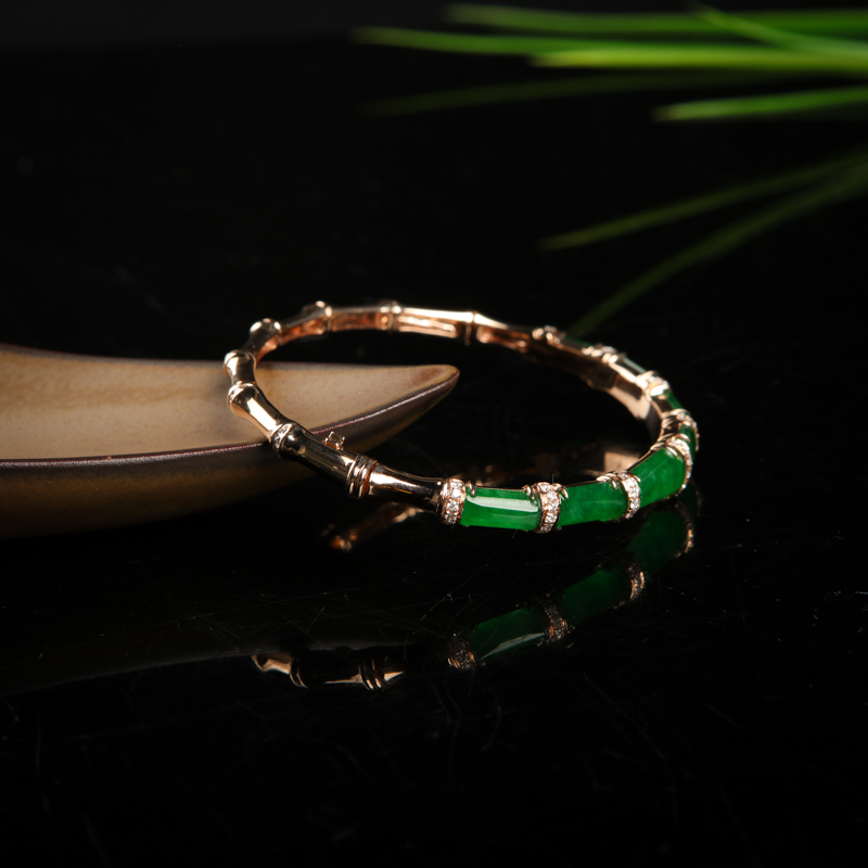 糯冰种翠绿翡翠手镯-红掌柜