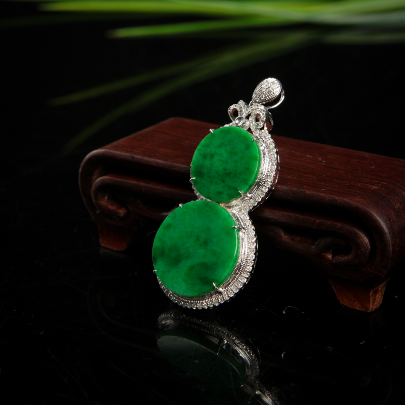 翠绿翡翠福禄吊坠-红掌柜