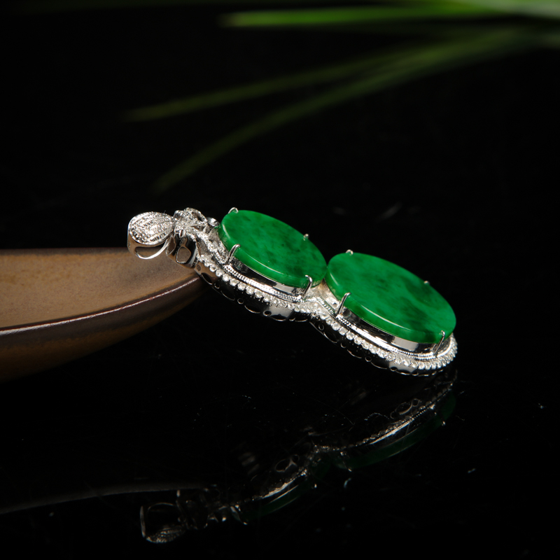 18k糯种翠绿翡翠吊坠-红掌柜