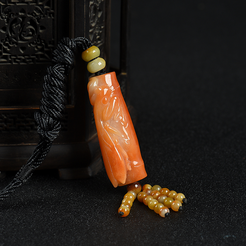 天然豆种红翡仪表堂堂吊坠-红掌柜