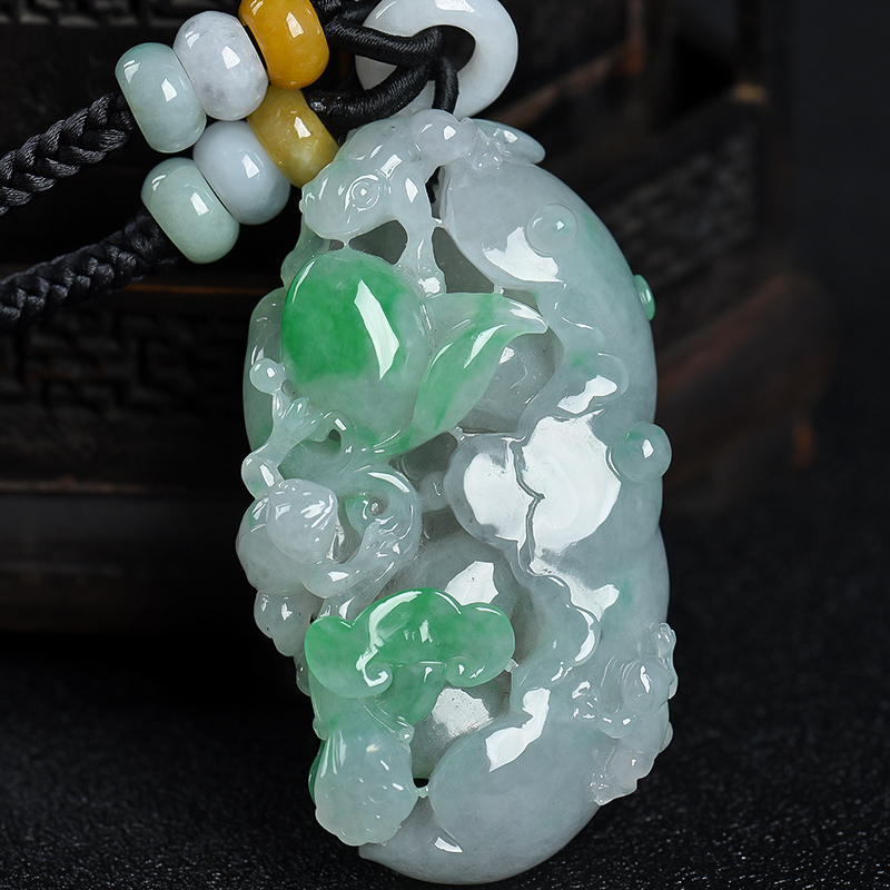 糯种飘翠翡翠吊坠-红掌柜