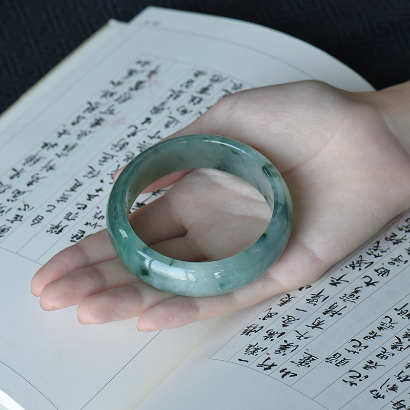 糯冰种飘花翡翠手镯-红掌柜