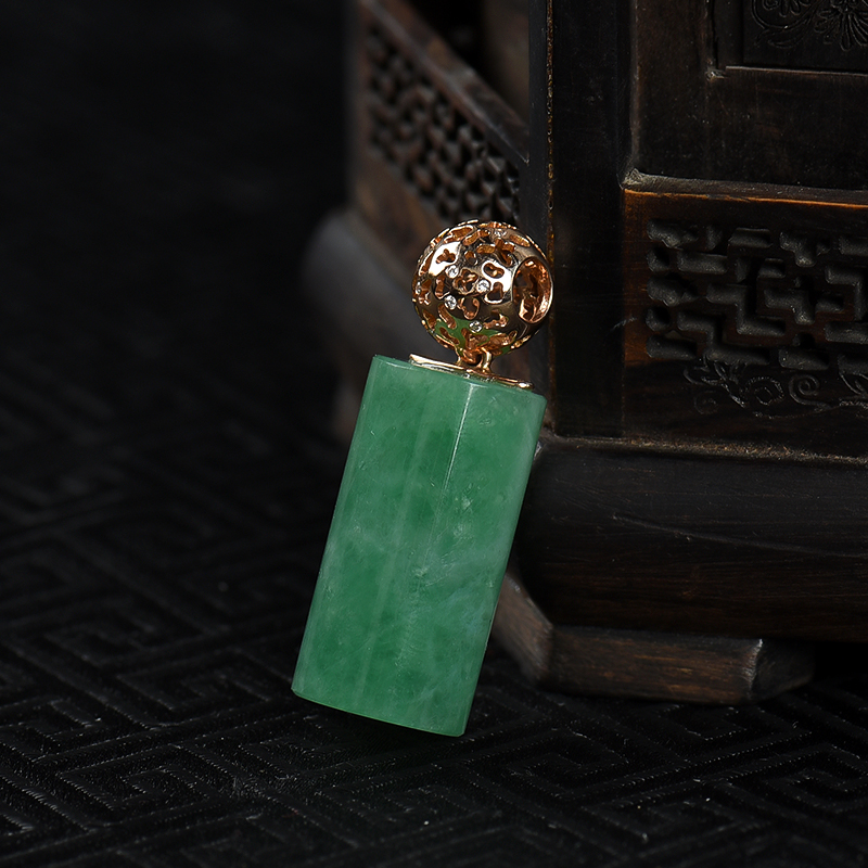 缅甸豆种灰绿翡翠桶珠吊坠-红掌柜