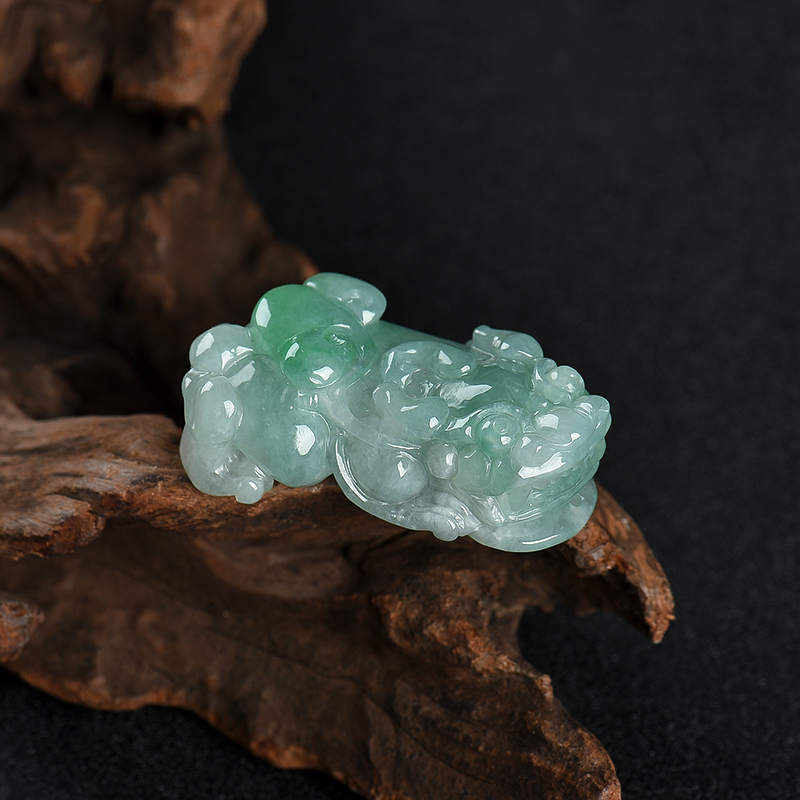 浅绿翡翠貔貅吊坠-红掌柜