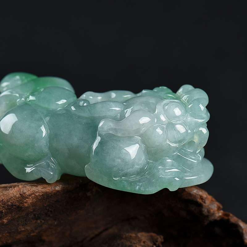 豆种翡翠吊坠-红掌柜