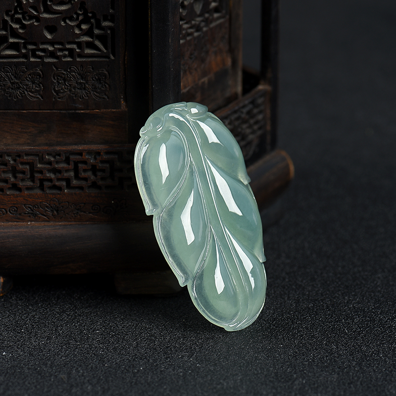 深绿翡翠金枝玉叶吊坠-红掌柜