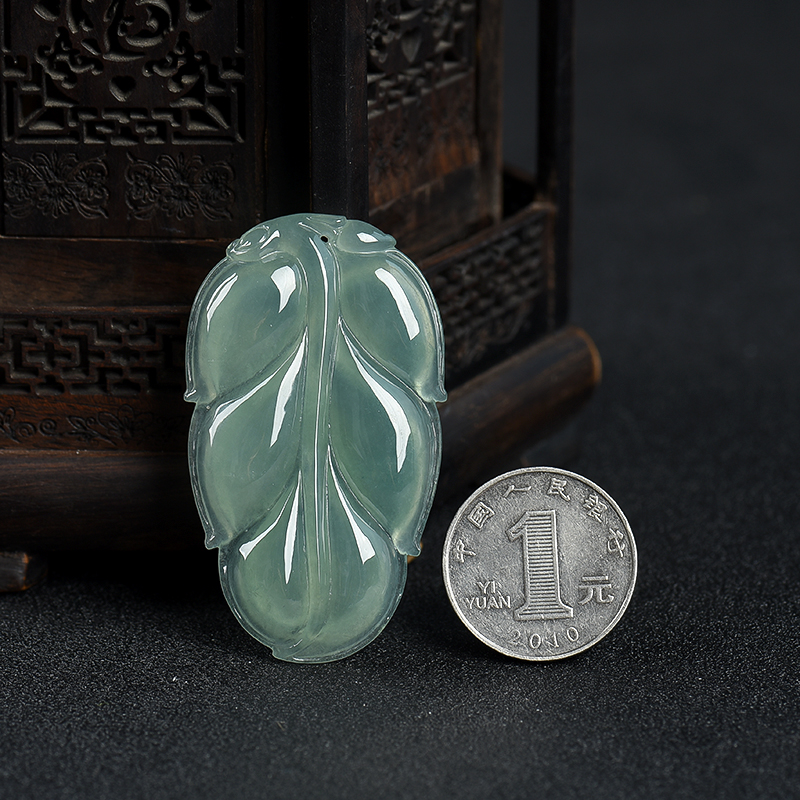 天然翡翠叶子吊坠-红掌柜