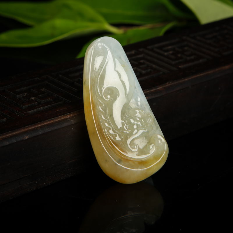 黄翡龙牌吊坠-红掌柜
