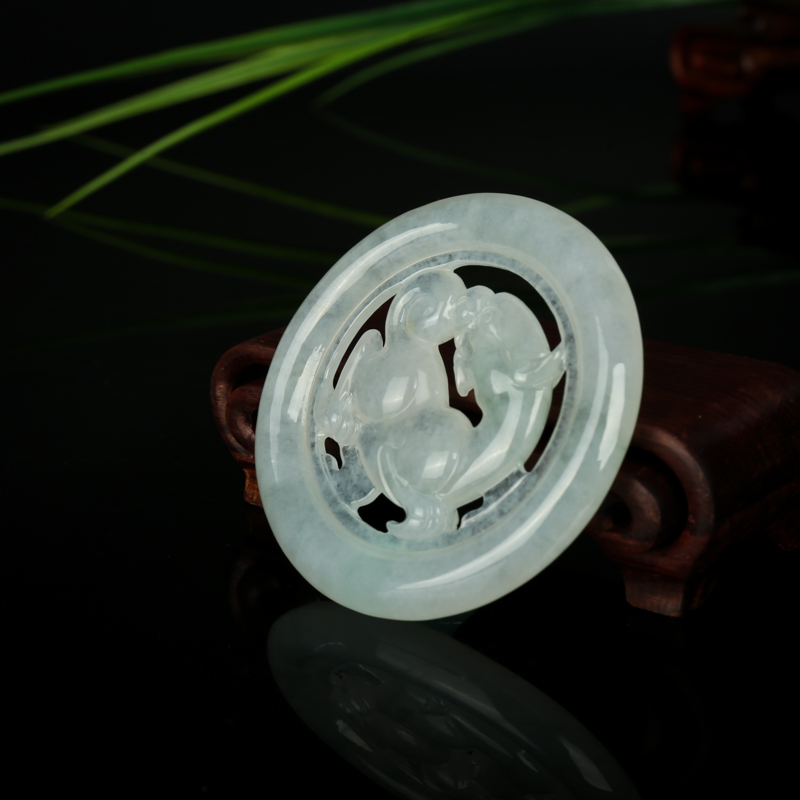 翡翠麒麟吊坠-红掌柜