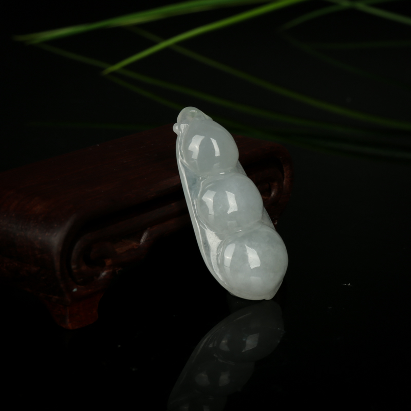 天然豆种翡翠连中三元吊坠-红掌柜