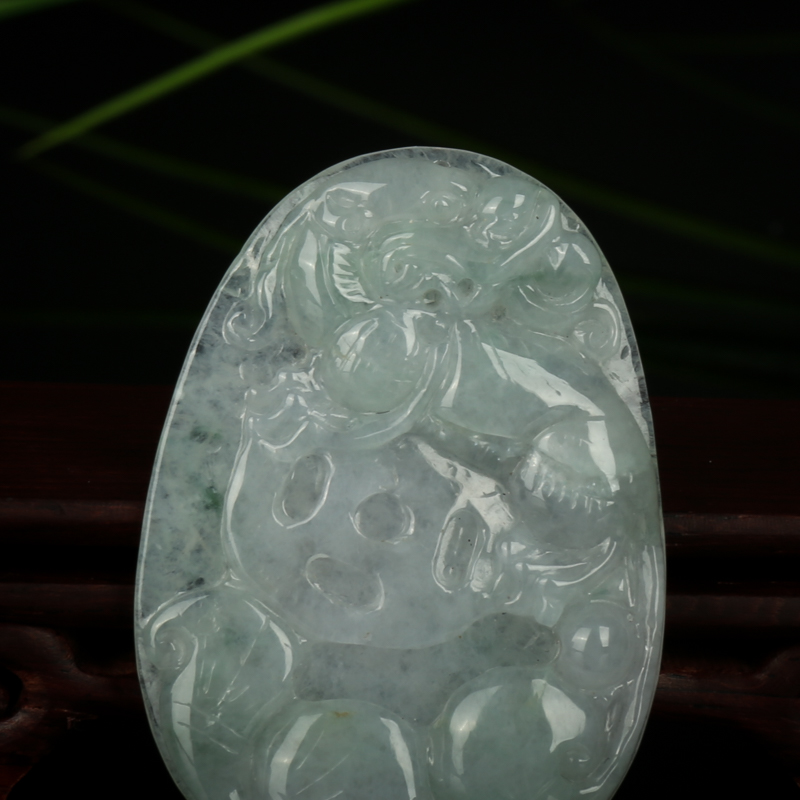 糯冰种飘花翡翠吊坠-红掌柜