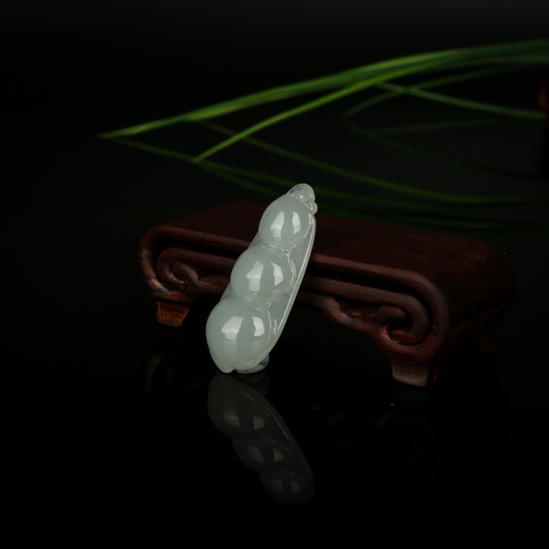 天然豆种翡翠连中三元吊坠-红掌柜