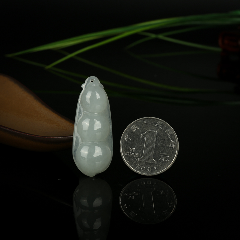 豆种翡翠吊坠-红掌柜