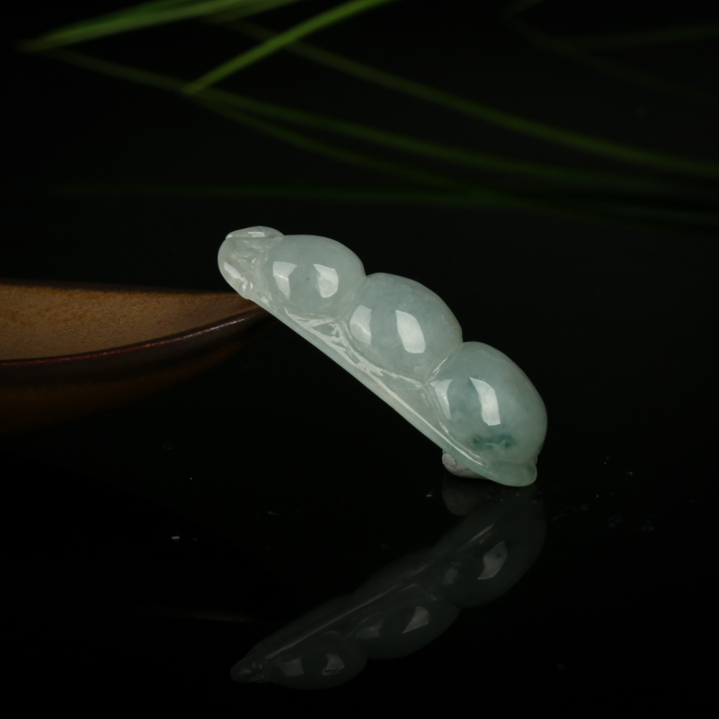 糯种飘花翡翠吊坠-红掌柜