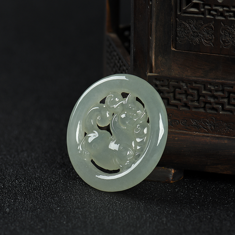 缅甸糯冰种深绿翡翠麒麟吊坠-红掌柜