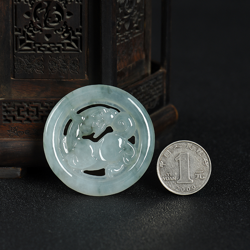 糯种飘花翡翠麒麟吊坠-红掌柜