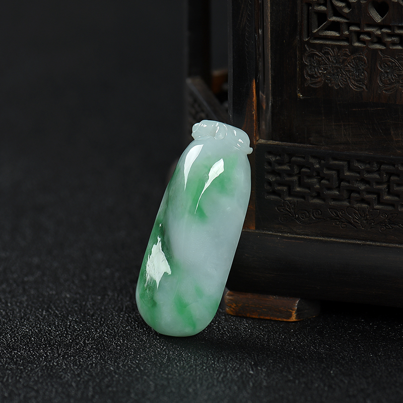 缅甸豆种飘翠翡翠福瓜吊坠-红掌柜