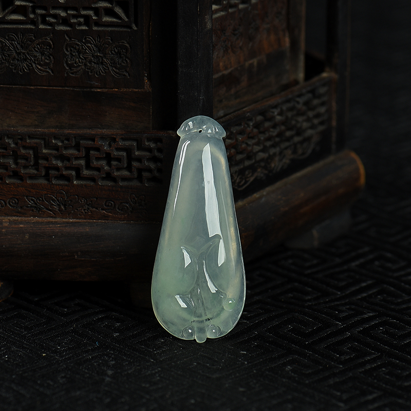 缅甸天然糯冰种浅绿翡翠花吊坠-红掌柜