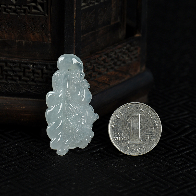 糯冰种翡翠吊坠-红掌柜