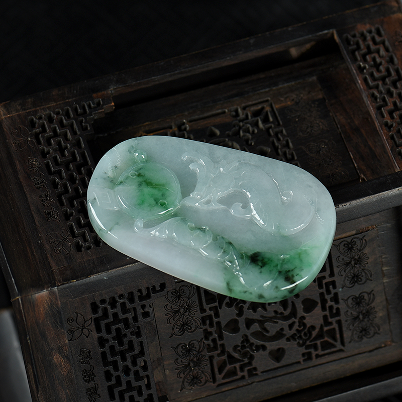 缅甸天然糯种翡翠辰龙吊坠-红掌柜