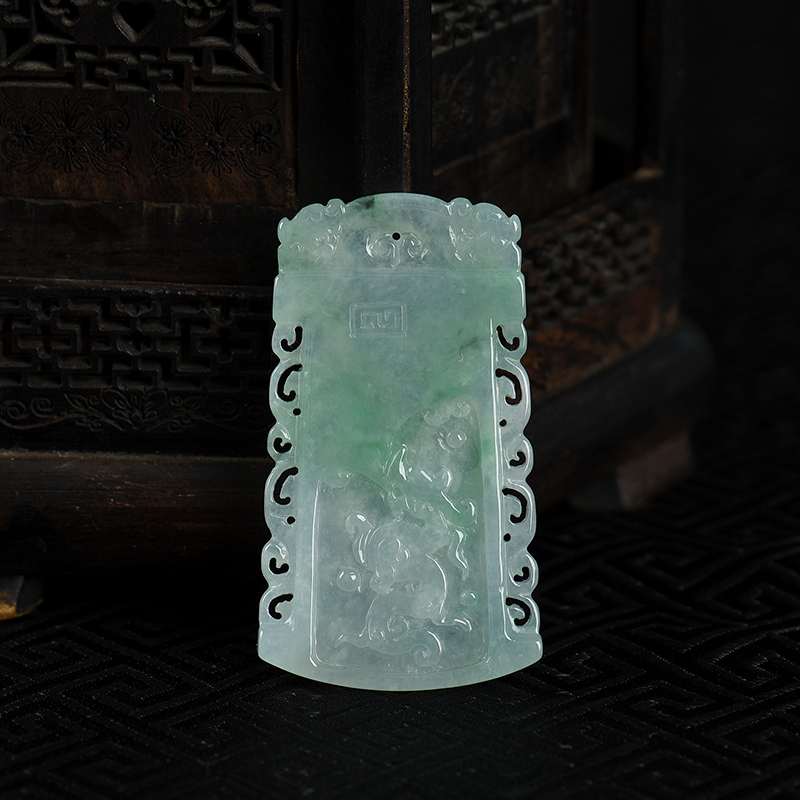 缅甸天然糯种浅绿翡翠龙牌吊坠-红掌柜