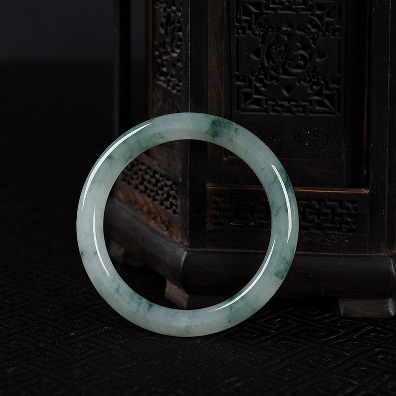 糯冰种翡翠手镯-红掌柜