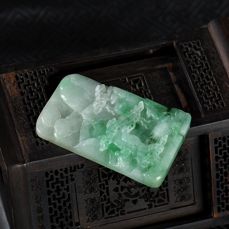 天然翡翠山水吊坠-红掌柜