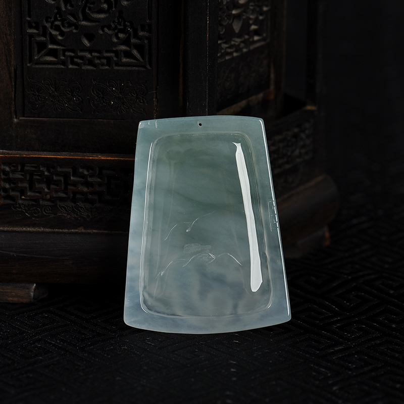 翡翠辰龙吊坠-红掌柜