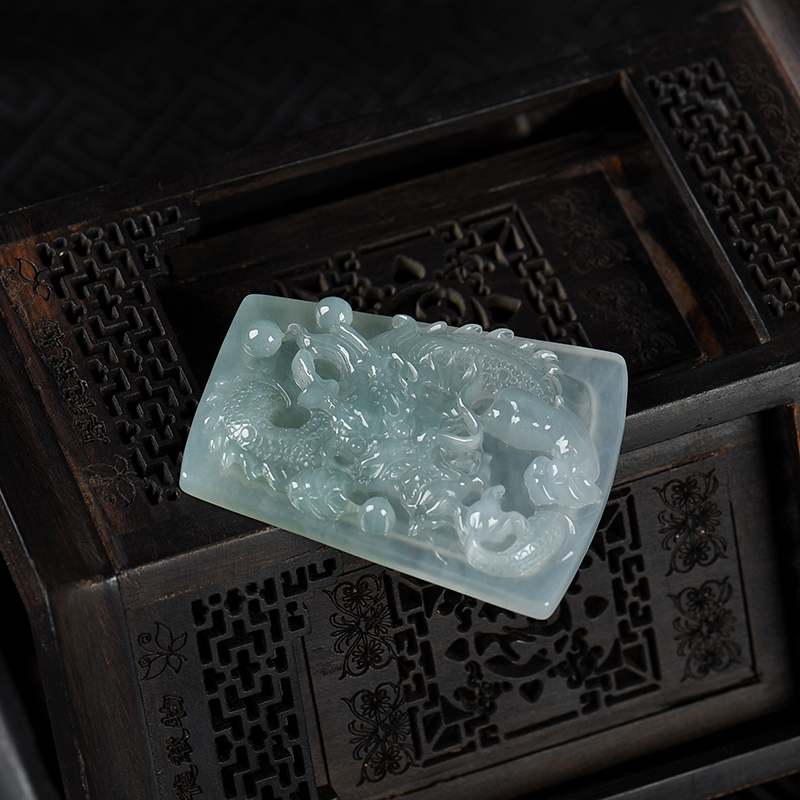 天然翡翠辰龙吊坠-红掌柜