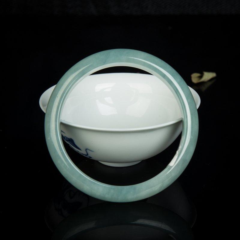 59mm浅绿翡翠光面平安镯-红掌柜