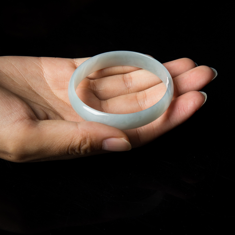 糯冰种翡翠光面方镯-红掌柜