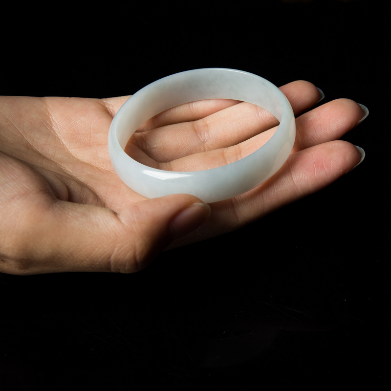 糯冰种飘花翡翠光面方镯-红掌柜