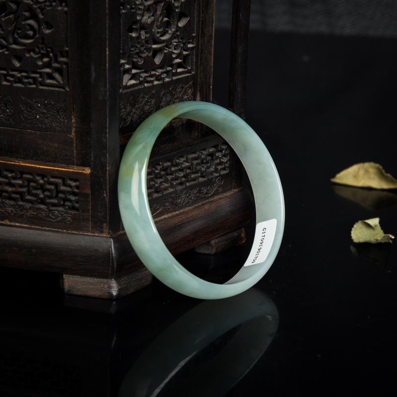 天然糯冰种俏色翡翠光面方镯-红掌柜