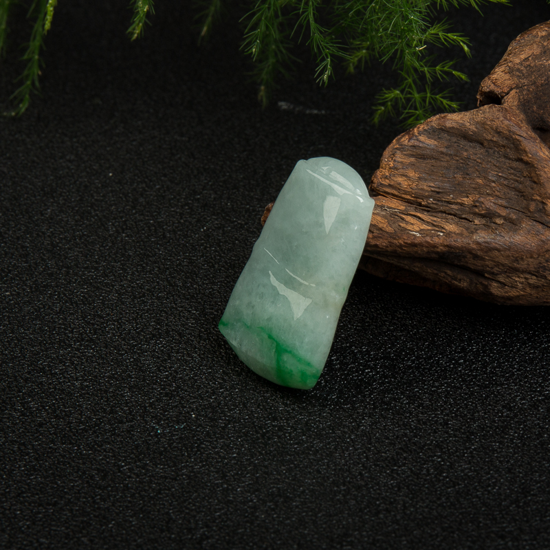 飘翠翡翠竹节吊坠-红掌柜