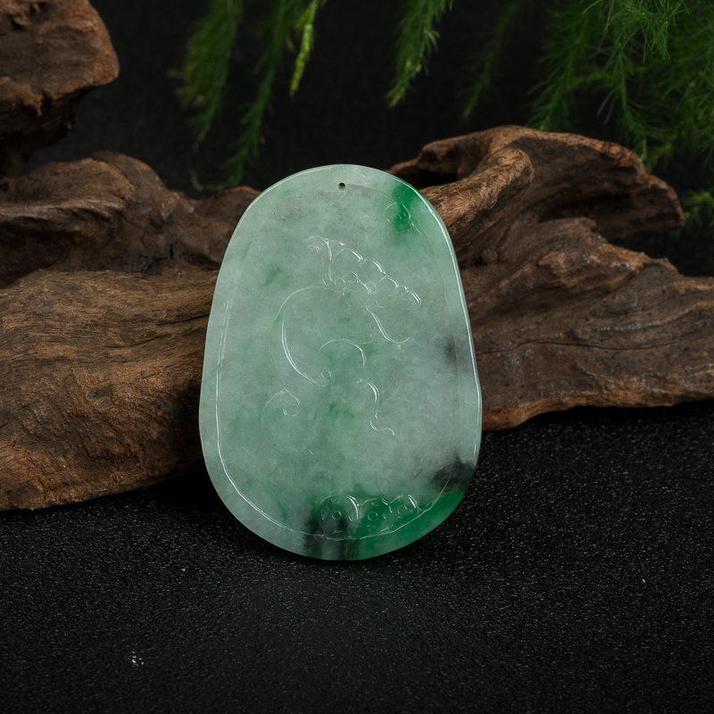 翡翠吉祥吊坠-红掌柜