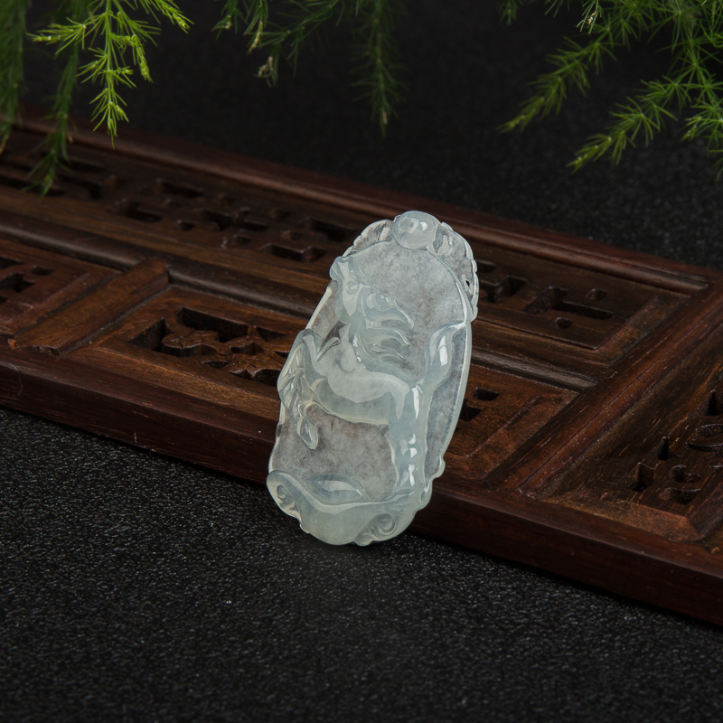 天然翡翠午马吊坠-红掌柜