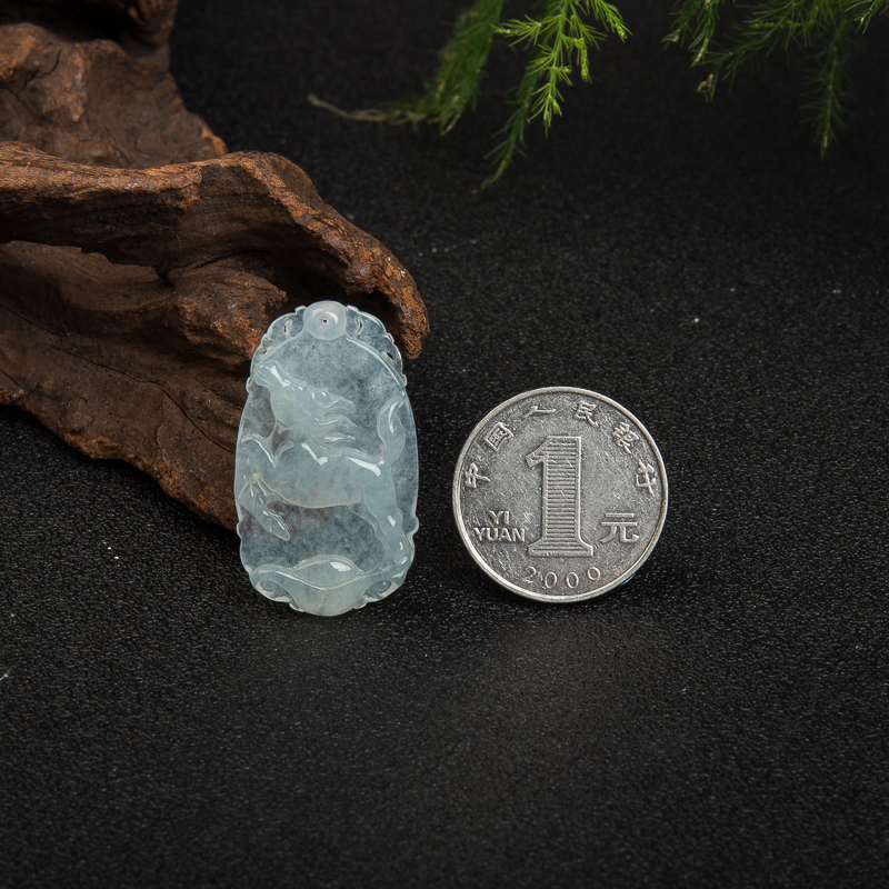 天然缅甸糯冰种翡翠午马吊坠-红掌柜