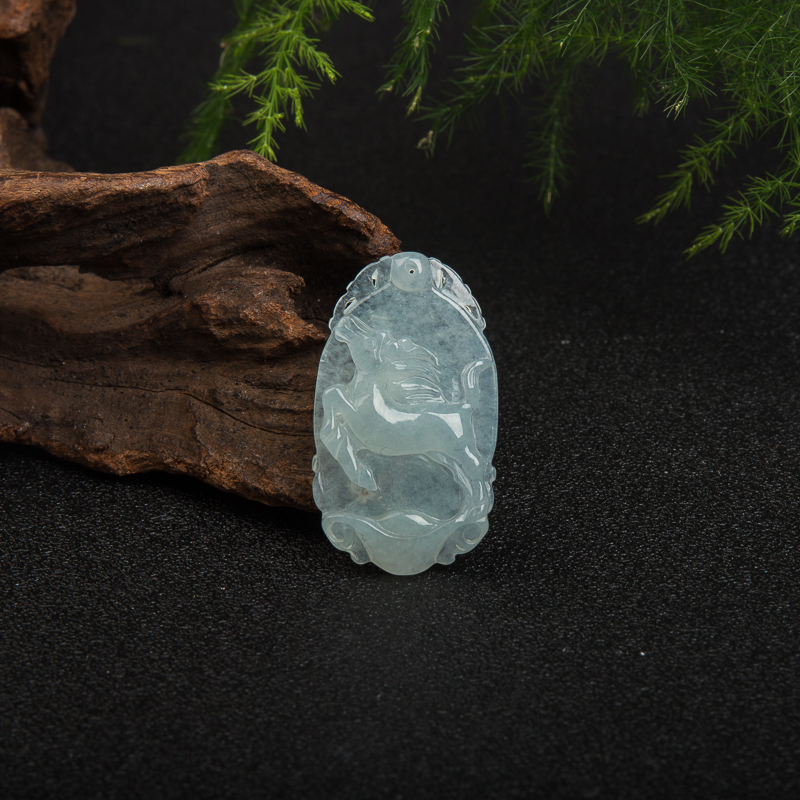 糯冰种翡翠吊坠-红掌柜