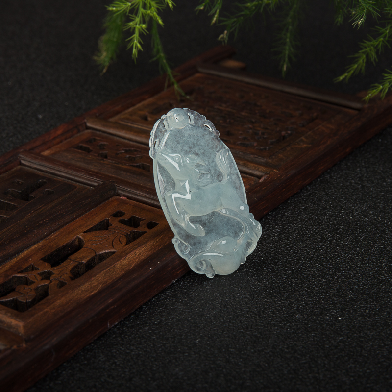 糯冰种翡翠吊坠-红掌柜