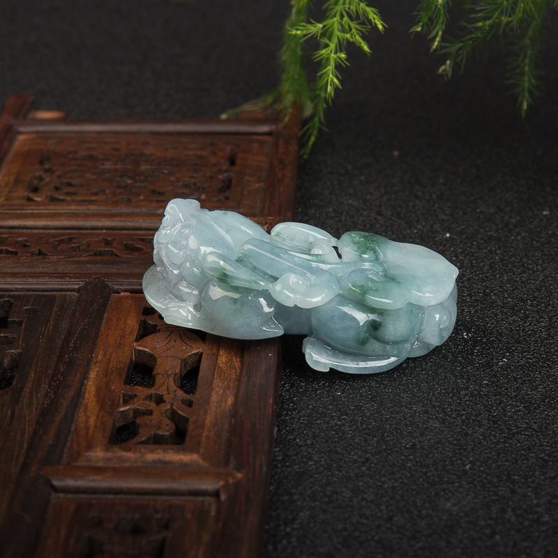 糯种天然翡翠貔貅吊坠-红掌柜