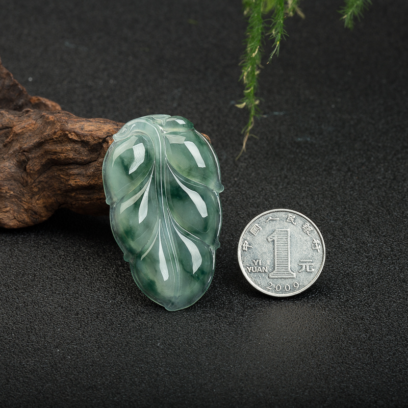 缅甸翡翠金枝玉叶吊坠