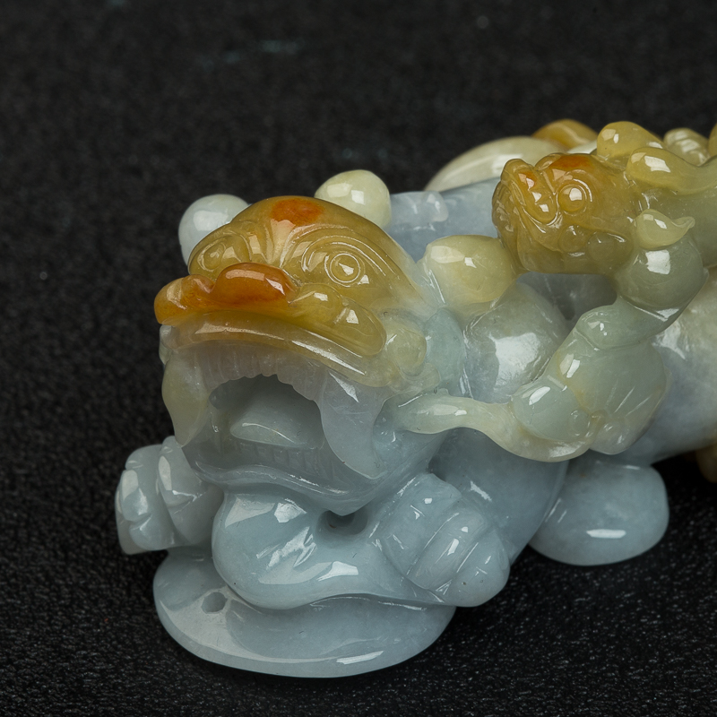 缅甸天然糯种俏色翡翠吊坠-红掌柜