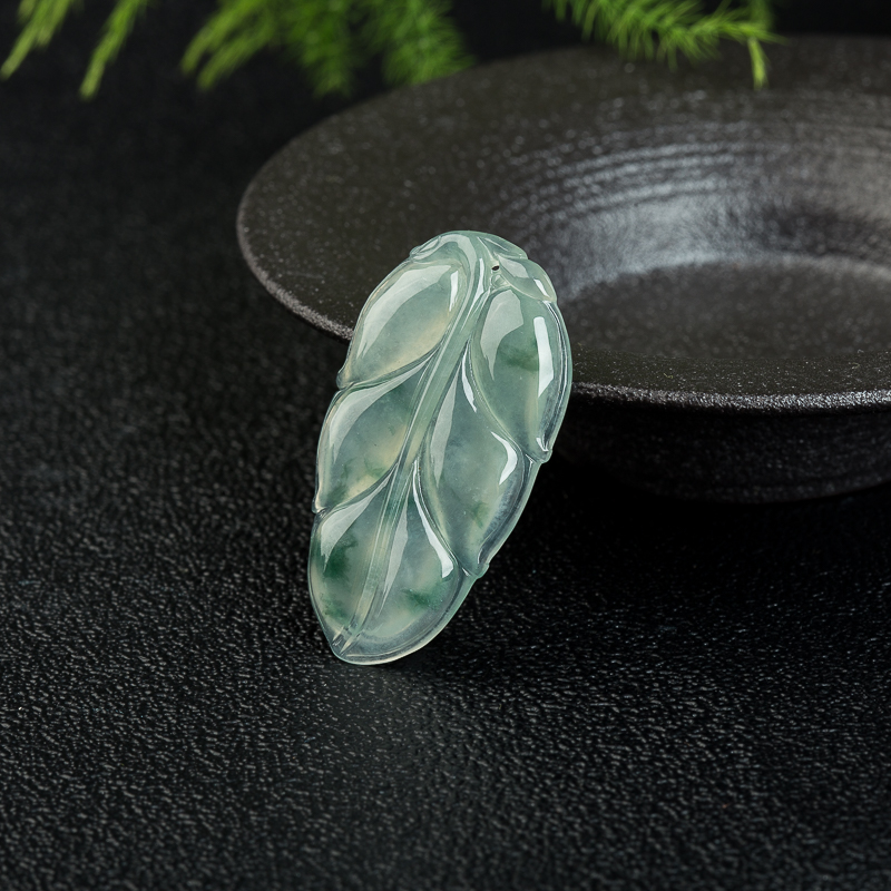 天然缅甸糯冰种翡翠金枝玉叶吊坠-红掌柜